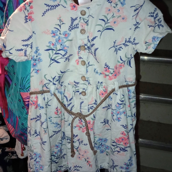 Carter girls dress with belt - Picture 4 of 4